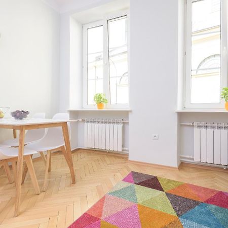 Bright And Modern Apartment In The Heart Of The Old And New Town Varşovia Exterior foto