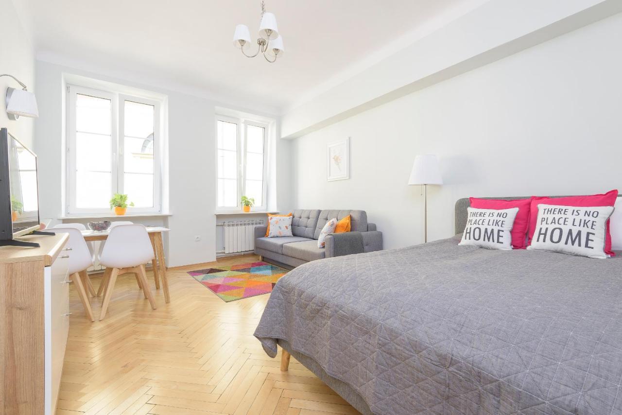 Bright And Modern Apartment In The Heart Of The Old And New Town Varşovia Exterior foto